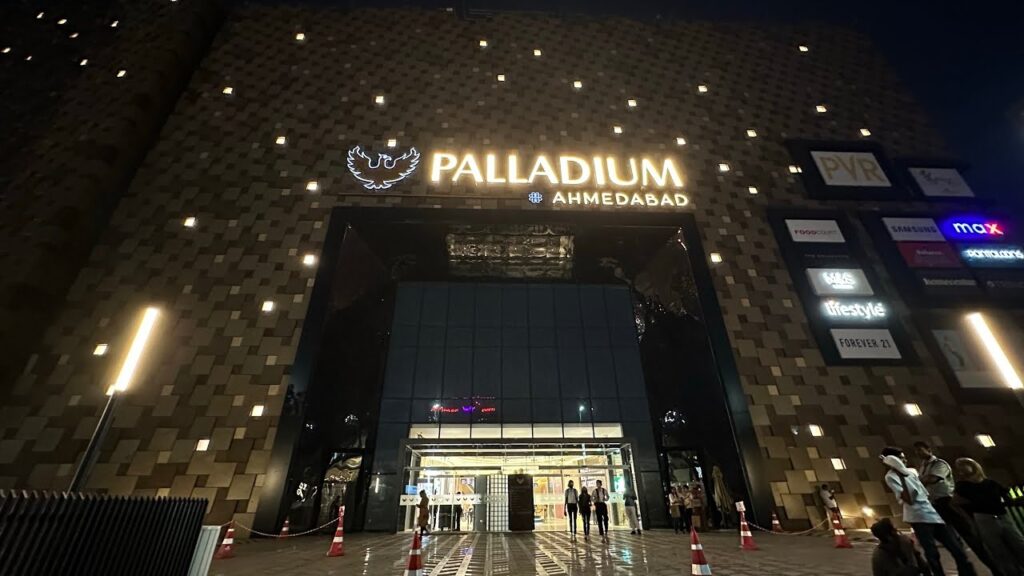 Palladium Mall Ahmedabad
Palladium Mall Ahmedabad Photos