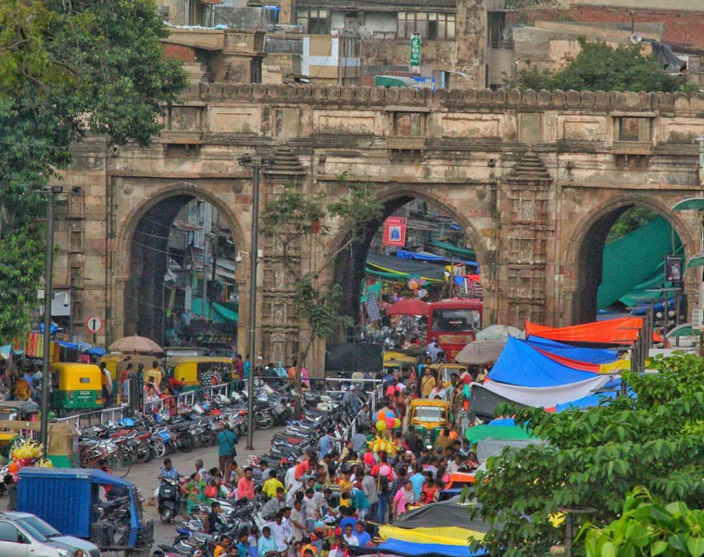 teen Darwaja
ત્રણ દરવાજા
Ahmedabad